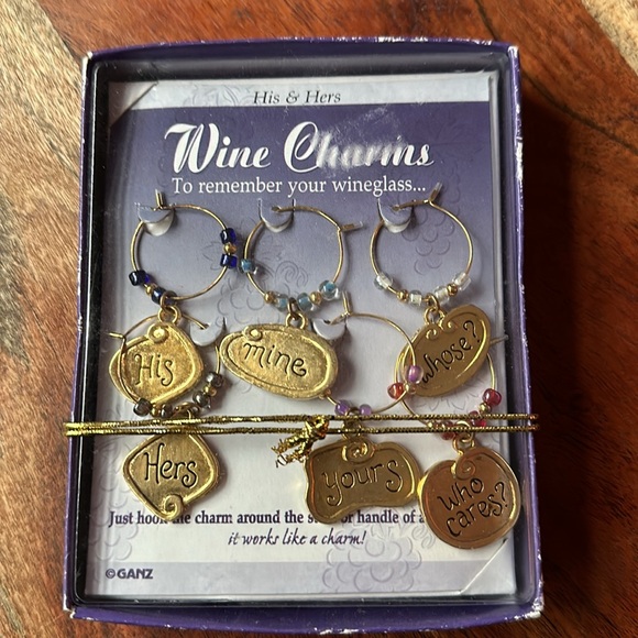 WEDDING ITEMS -Mariposa square beaded “I Do” tray and 6 His&Hers wine charms - Picture 6 of 8